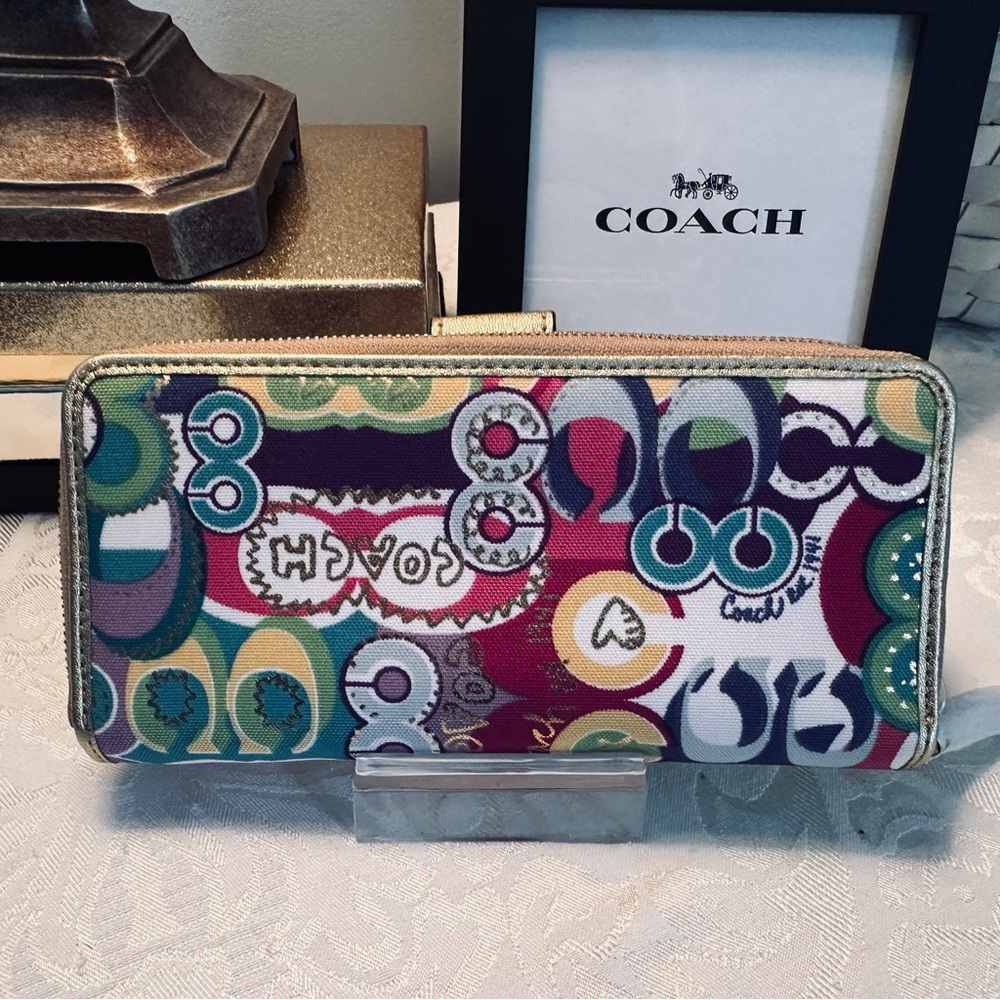 Coach Rare NWT Poppy Pop C Jazzy Signature Wallet Vibrant Design MSRP $228 - Picture 3 of 12